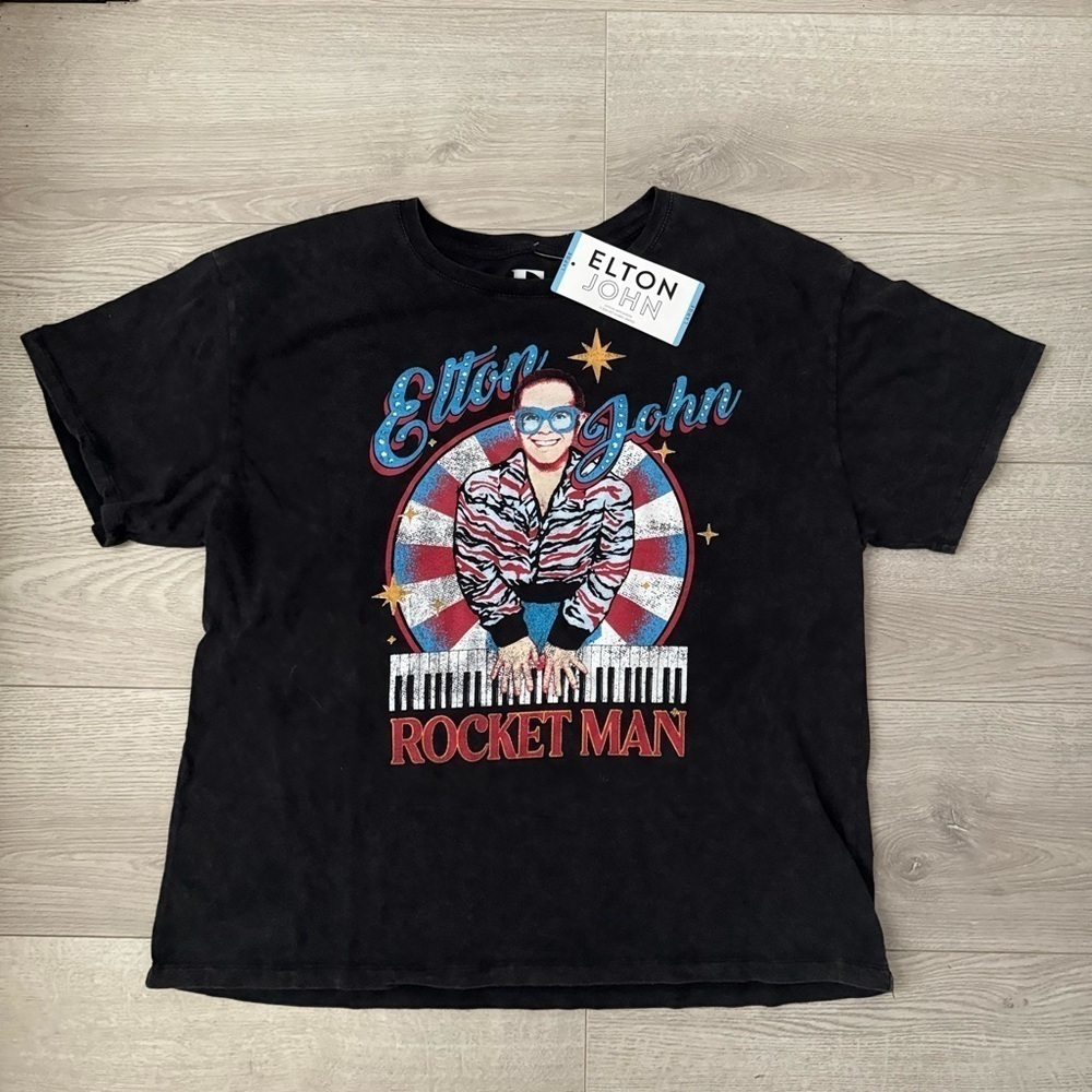 Elton John Rocket Man bedazzled Graphic concert T-Shirt - Picture 2 of 5